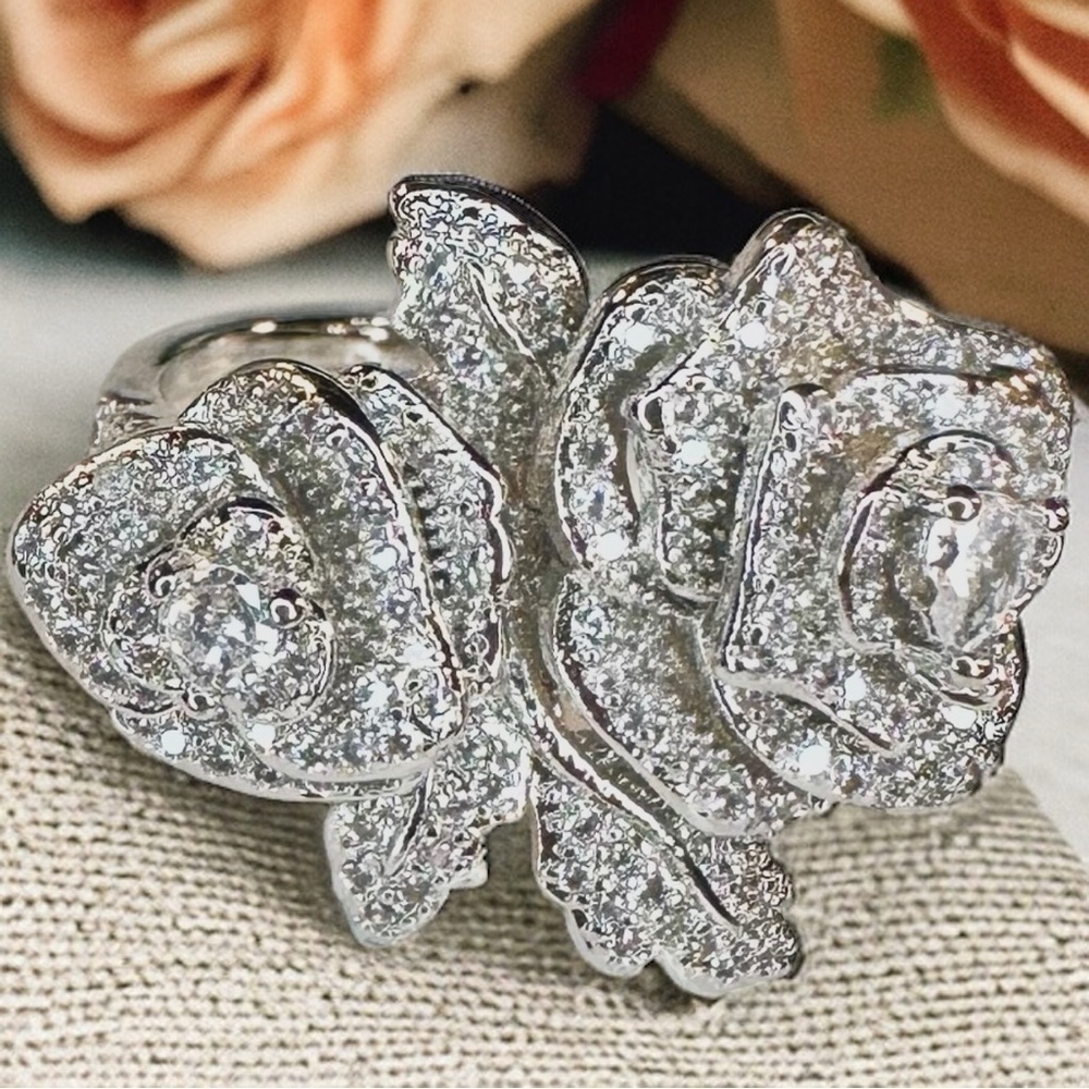 NEW Silvertone SATC Style Cubic Zirconia Dual Rose Flower Cocktail Ring